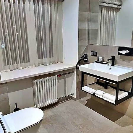 Hotel Vvinn 3*